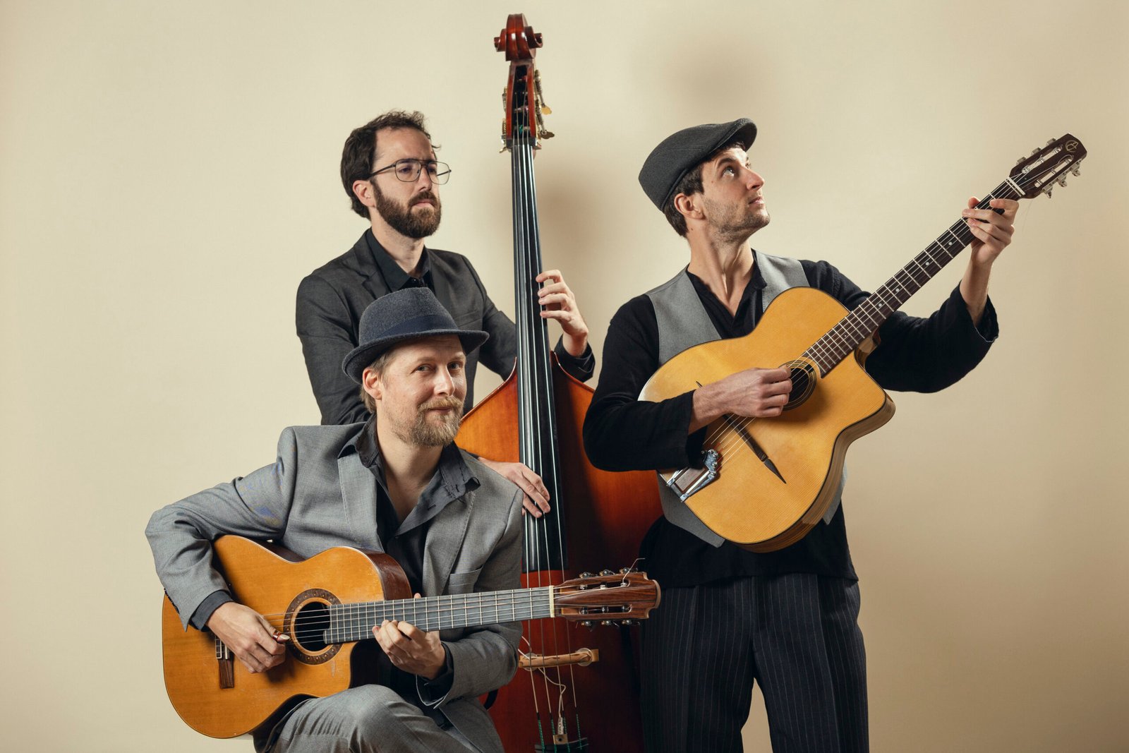 First Single release, picture of the slalom trio by laura soriano